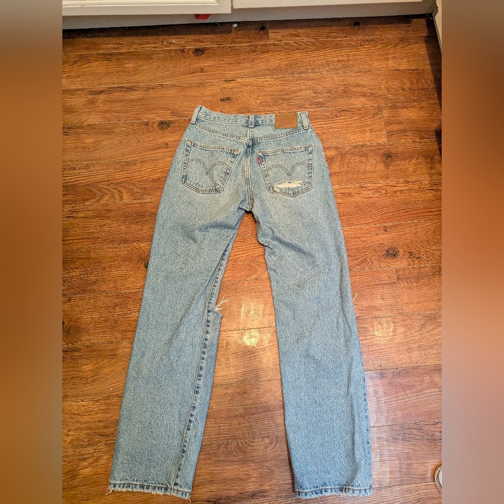 Levi's Premium Ripped Jeans - Picture 5 of 5